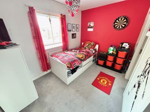 Bedroom- click for photo gallery